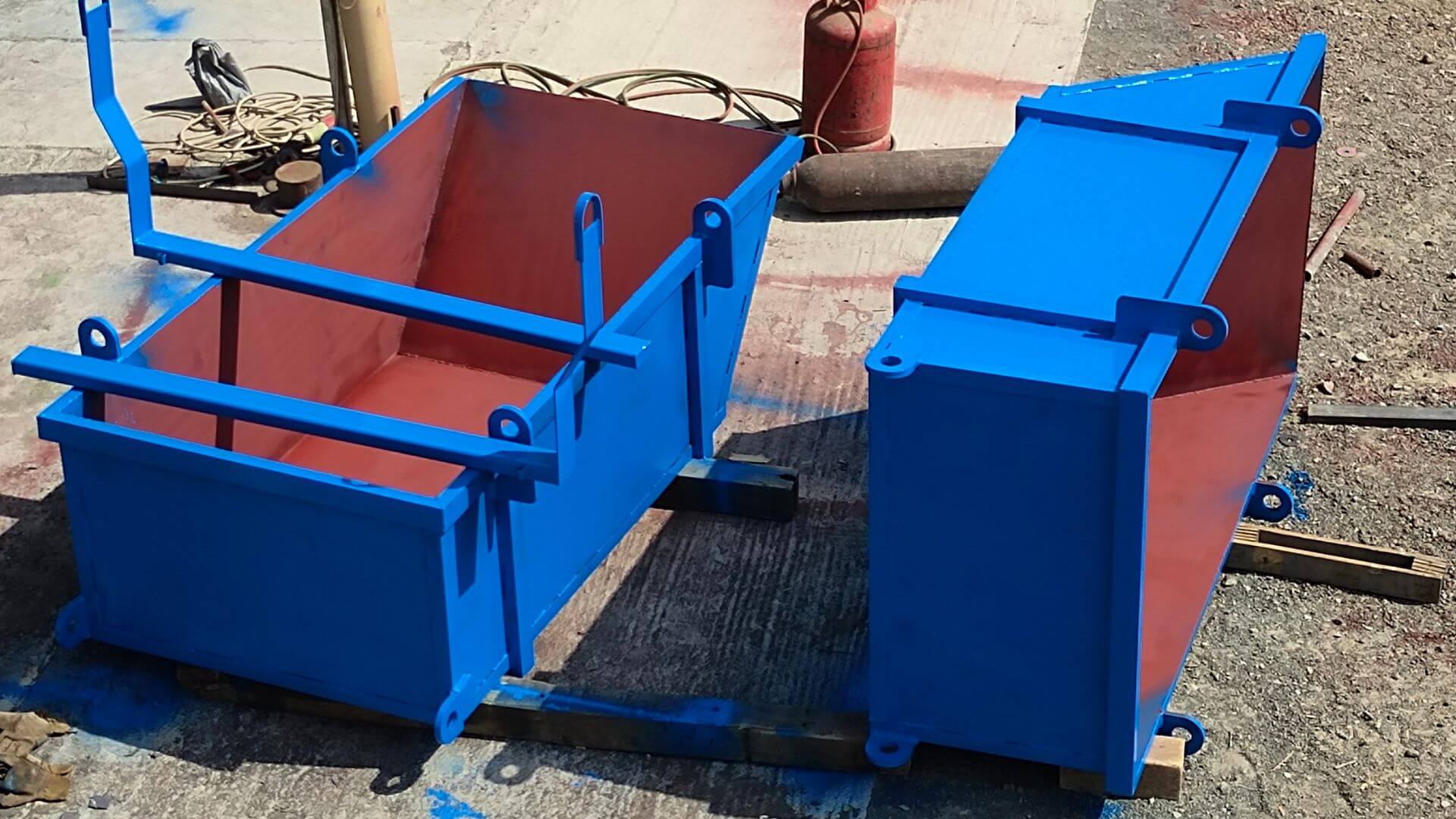 Waste skip manufacturing in UAE including materials used, design considerations, lifting features, and cost estimates for standard and custom bins.