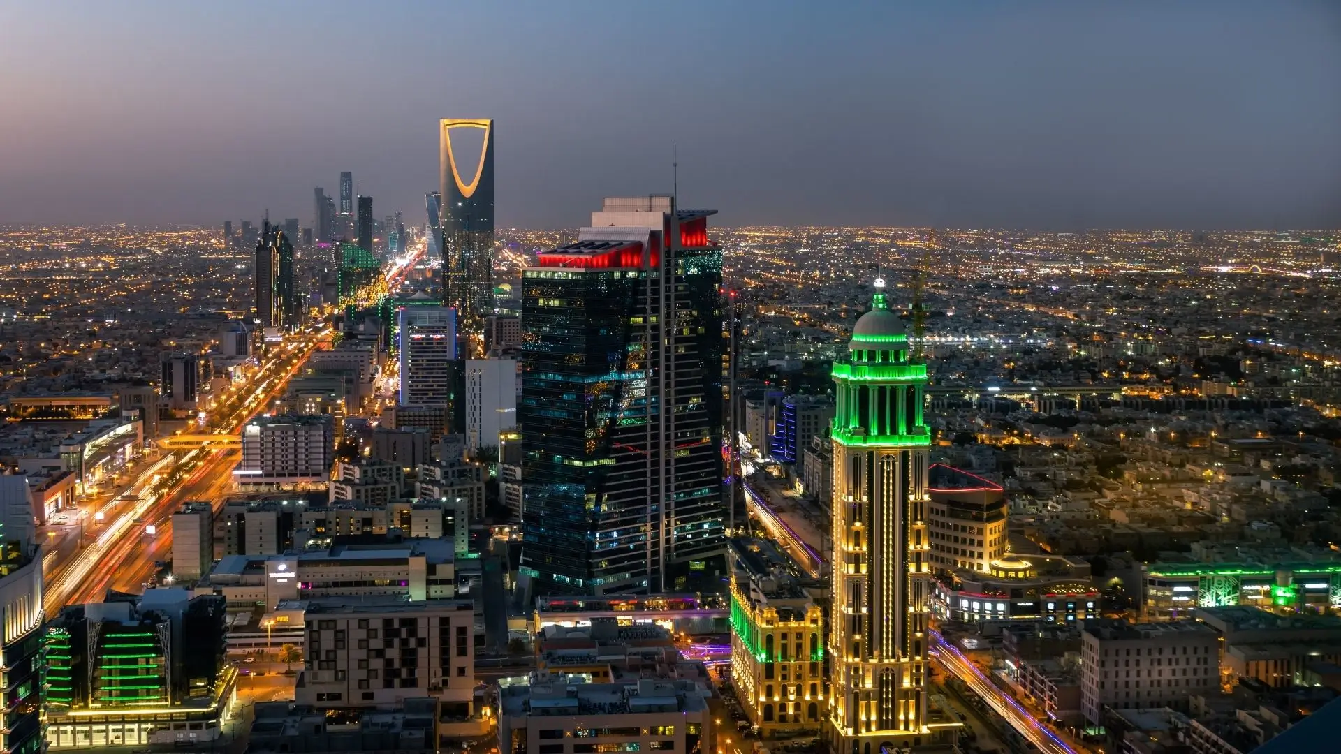 Saudi Arabia steel fabrication services including custom-built lifting cages, skips, trailers, and heavy-duty truck bodies for the construction and transport industries across Riyadh, Jeddah, and Dammam