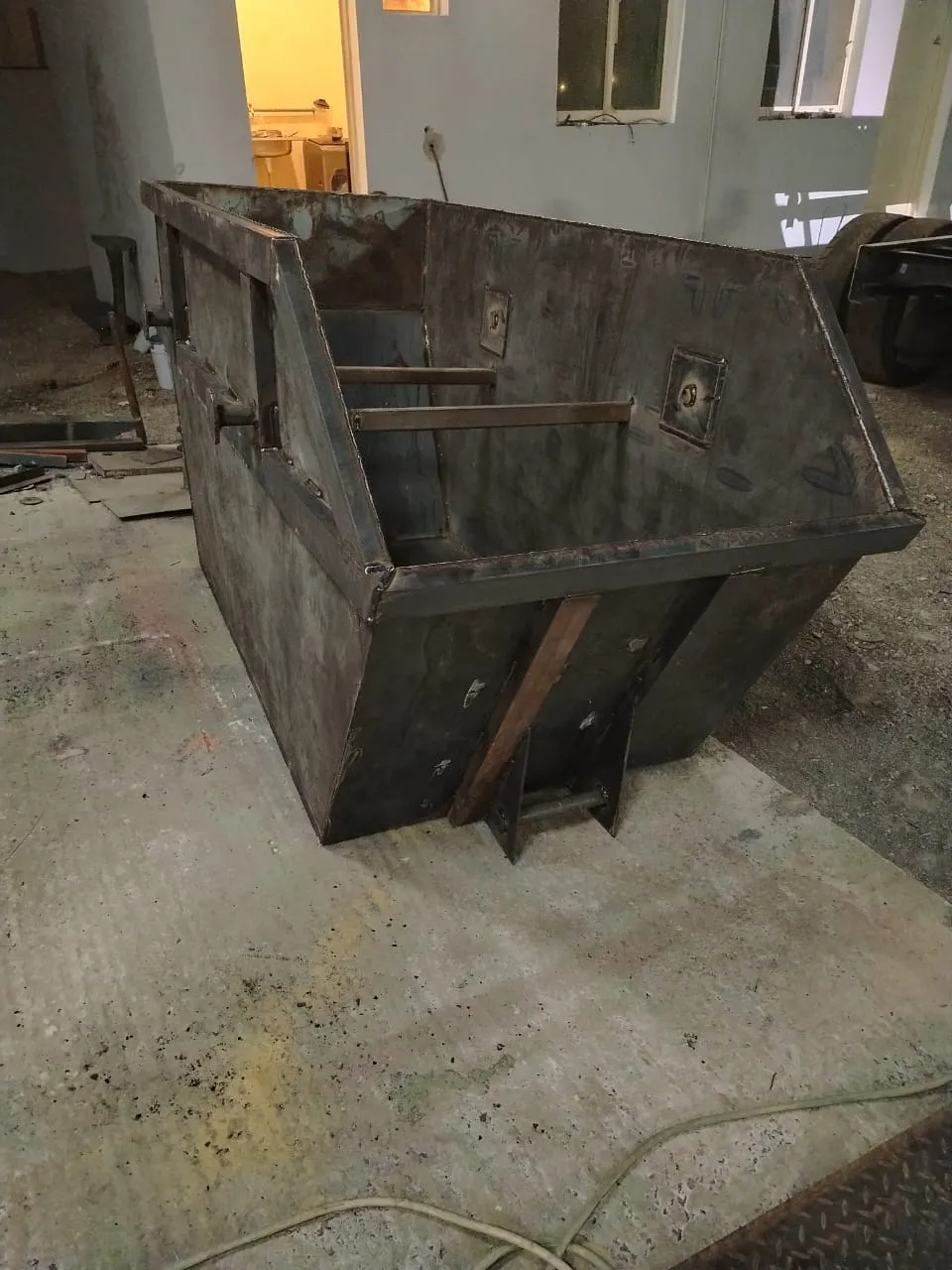 Closed type waste skip bin fabrication project by Dar Al Fann